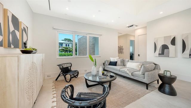 2138 HAWTHORNE STREET, Sarasota, FL 34239