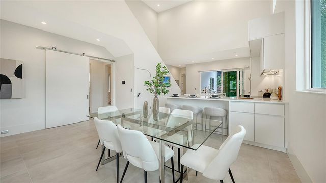 2138 HAWTHORNE STREET, Sarasota, FL 34239