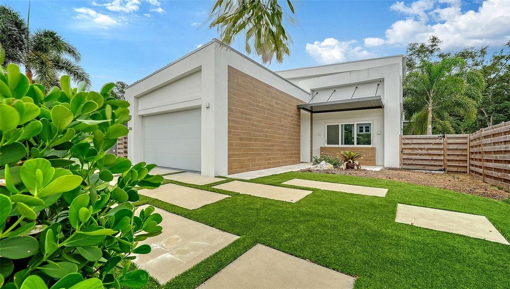 2138 HAWTHORNE STREET, Sarasota, FL 34239