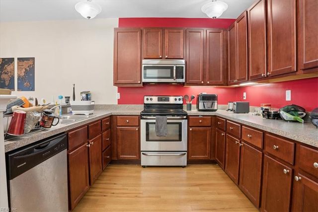 2409 Leytonstone DR, Chesapeake, VA 23321