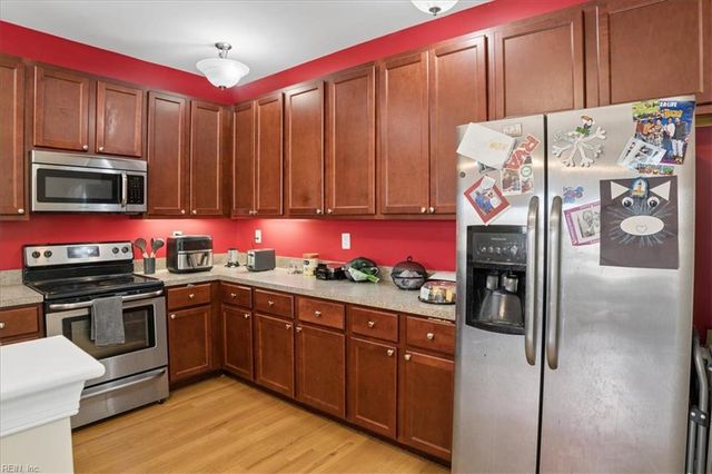 2409 Leytonstone DR, Chesapeake, VA 23321