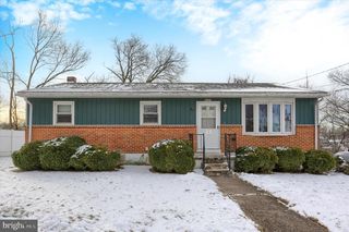 2337 THORNTON RD, Harrisburg, PA 17109