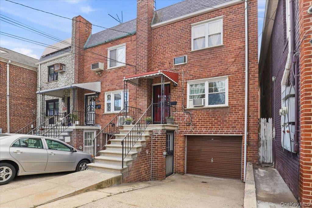 1647 Radcliff Avenue, Bronx, NY 10462 — photo 2