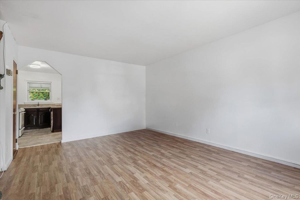 1647 Radcliff Avenue, Bronx, NY 10462 — photo 5
