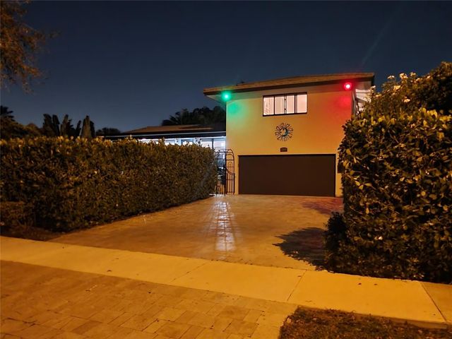 2009 Admirals Way, Fort Lauderdale, FL 33316