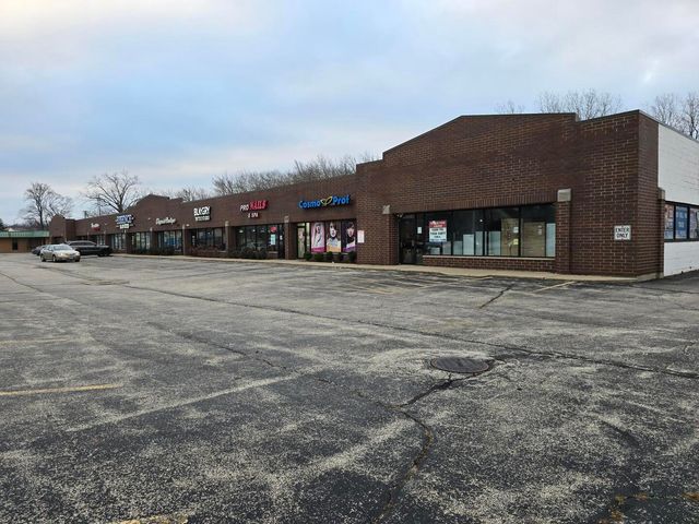 3701 W Grand Avenue, Gurnee, IL 60031