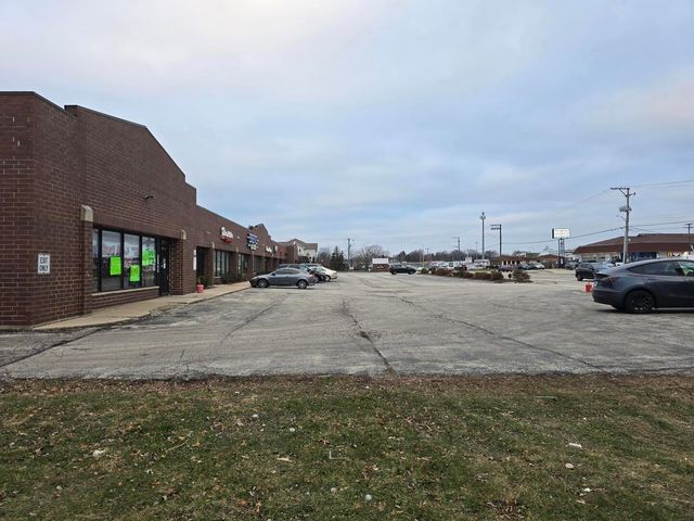 3701 W Grand Avenue, Gurnee, IL 60031