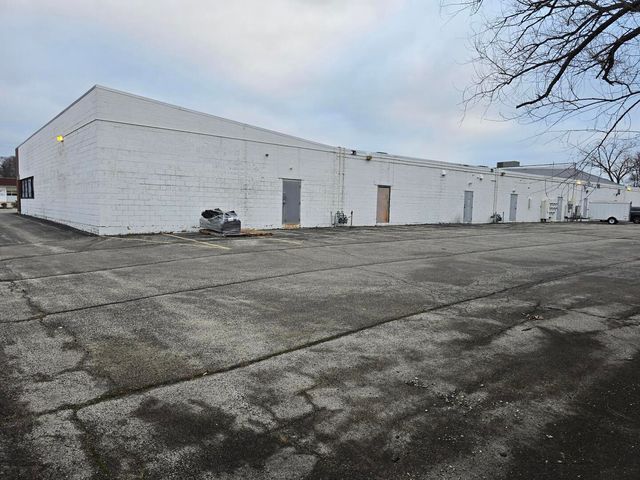 3701 W Grand Avenue, Gurnee, IL 60031
