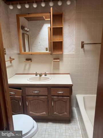 1088 TAYLOR DR, Folcroft, PA 19032