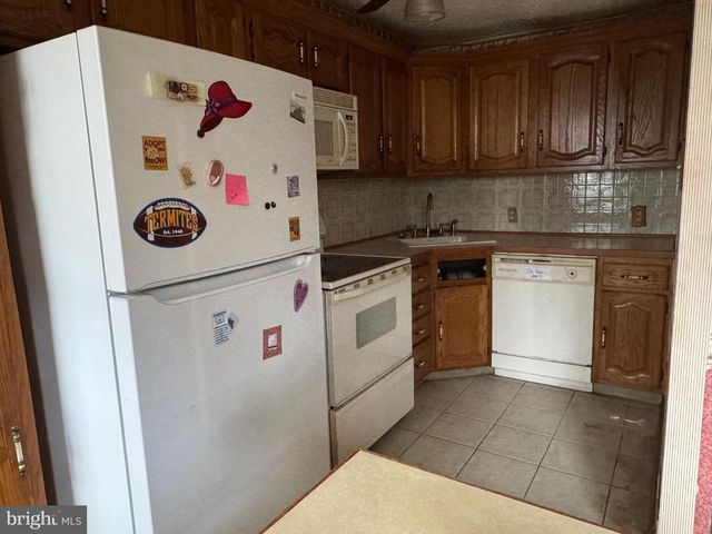 1088 TAYLOR DR, Folcroft, PA 19032