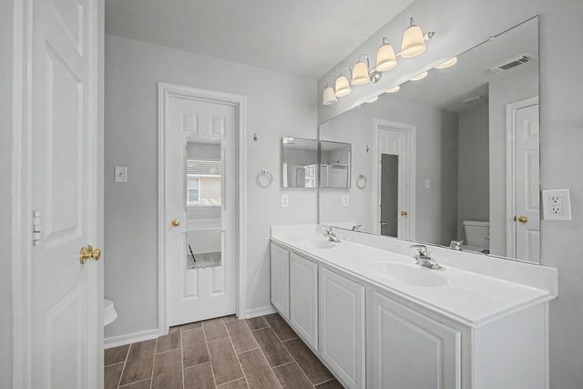 43 S Camellia Grove Circle, The Woodlands, TX 77382