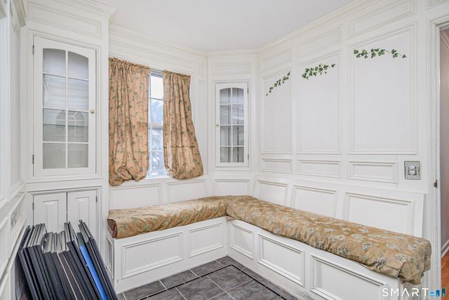 8 Crest Road, Danbury, CT 06811