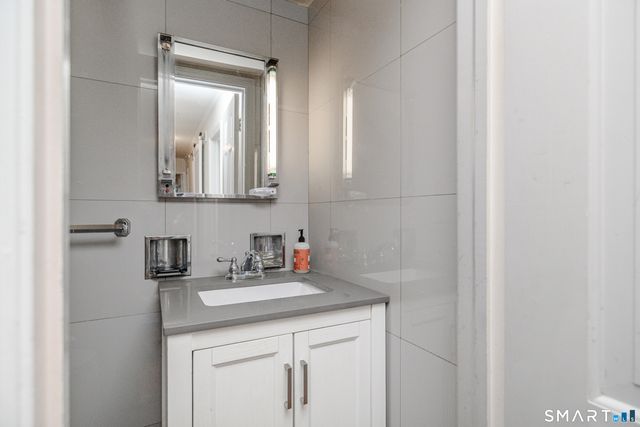 8 Crest Road, Danbury, CT 06811