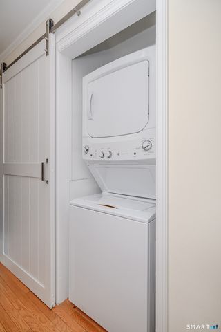 8 Crest Road, Danbury, CT 06811