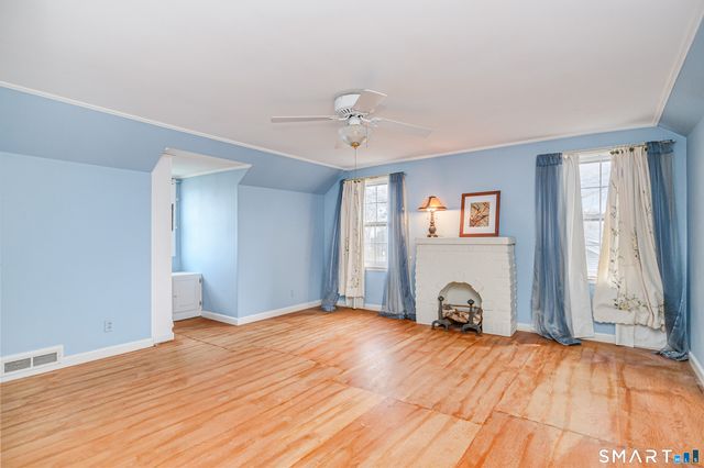 8 Crest Road, Danbury, CT 06811