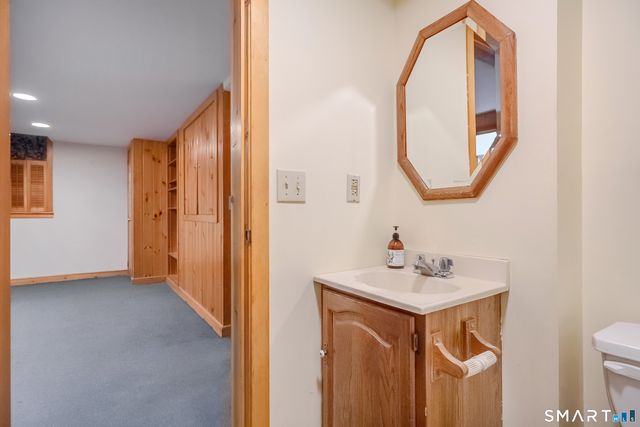 8 Crest Road, Danbury, CT 06811