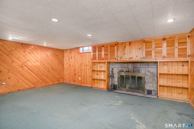 8 Crest Road, Danbury, CT 06811