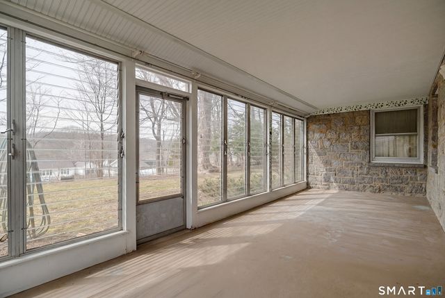 8 Crest Road, Danbury, CT 06811