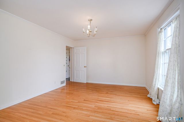 8 Crest Road, Danbury, CT 06811