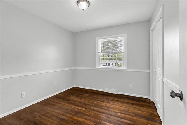 604 NW Carroll Drive, Lee's Summit, MO 64063