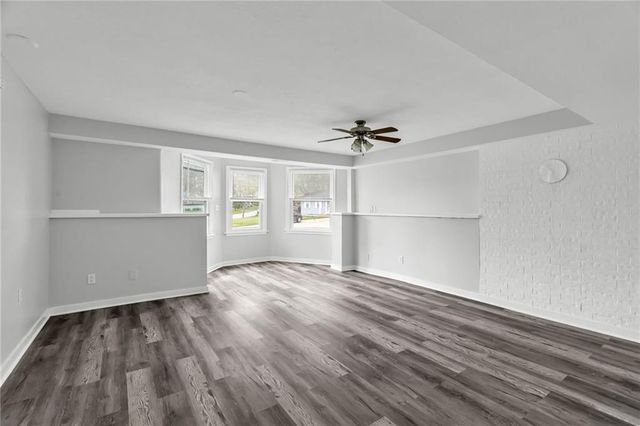 604 NW Carroll Drive, Lee's Summit, MO 64063