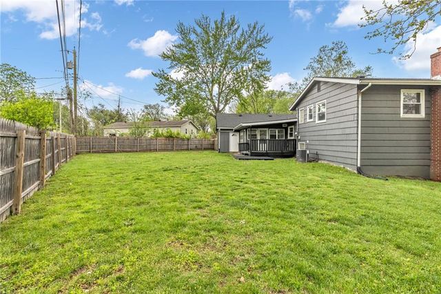 604 NW Carroll Drive, Lee's Summit, MO 64063