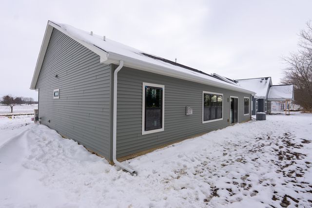 1909 S Stone Creek Boulevard, Urbana, IL 61802