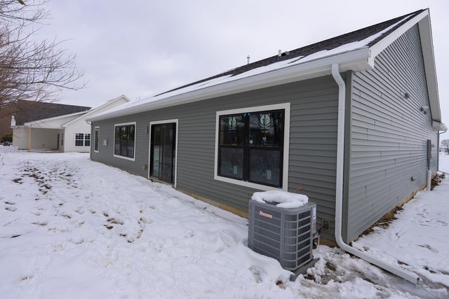 1909 S Stone Creek Boulevard, Urbana, IL 61802