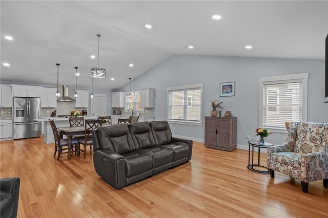 25 Deer Run Crossing 45, Warwick, RI 02818