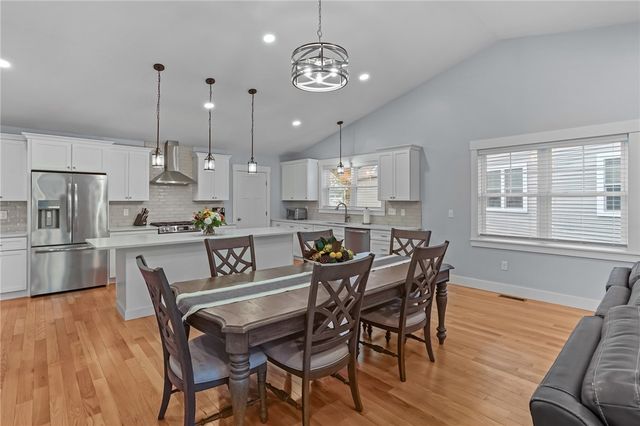 25 Deer Run Crossing 45, Warwick, RI 02818