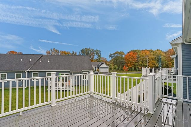 25 Deer Run Crossing 45, Warwick, RI 02818