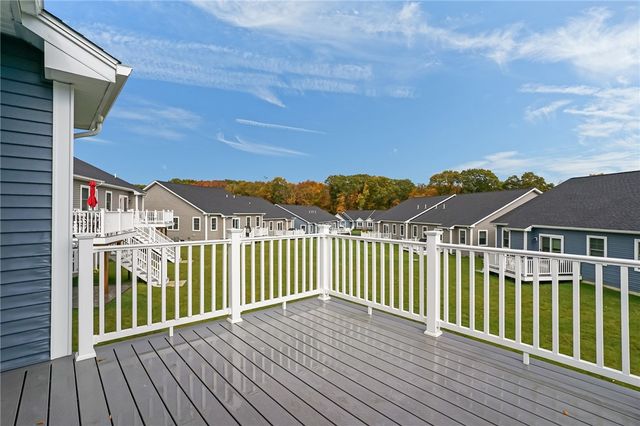 25 Deer Run Crossing 45, Warwick, RI 02818