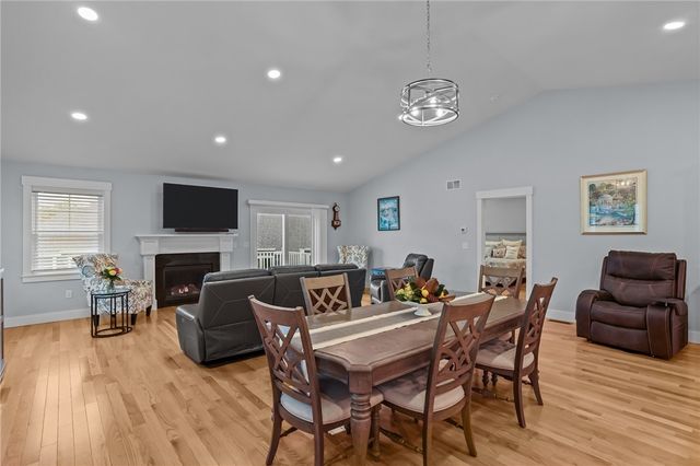 25 Deer Run Crossing 45, Warwick, RI 02818