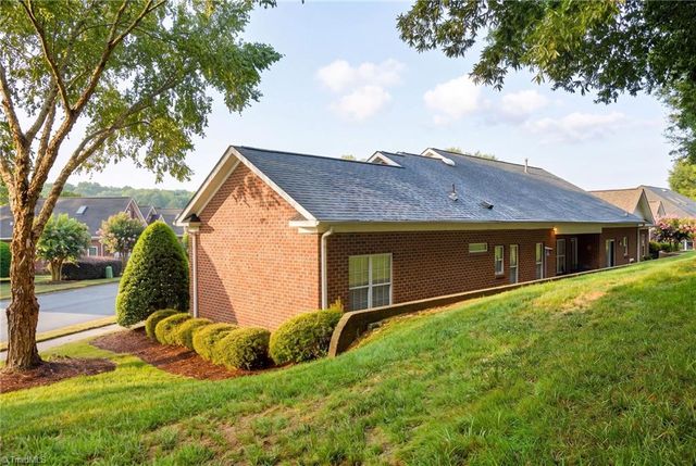 1024 Prestwick Court, Clemmons, NC 27012