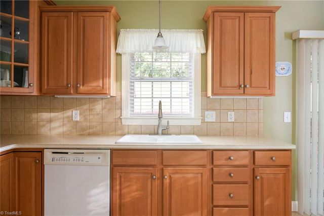 1024 Prestwick Court, Clemmons, NC 27012