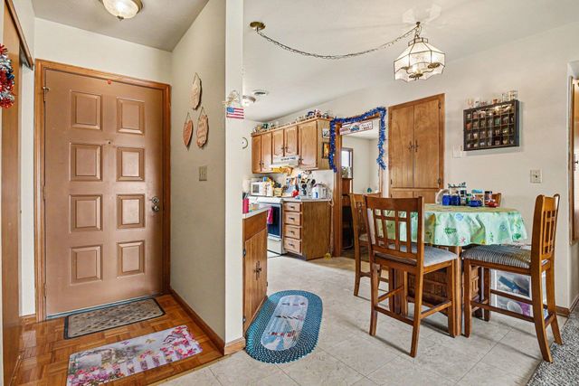 207 Tanglewood Dr Apt D, Goshen, IN 46526