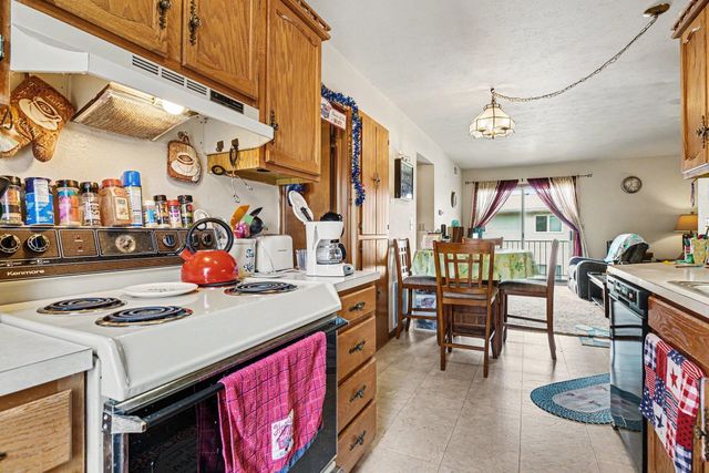 207 Tanglewood Dr Apt D, Goshen, IN 46526