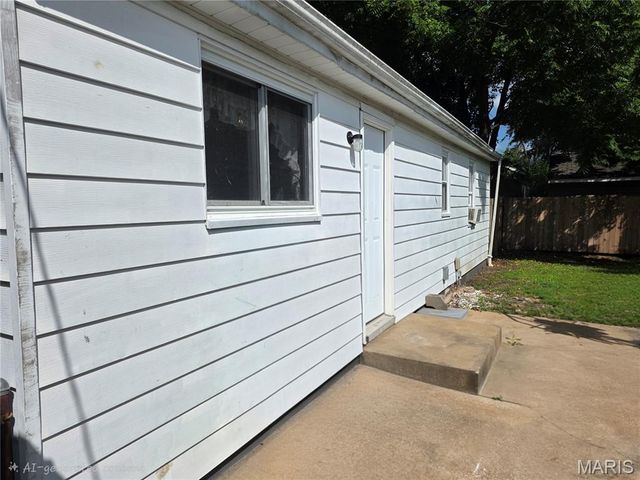 2002 Jerome Lane, Cahokia, IL 62206