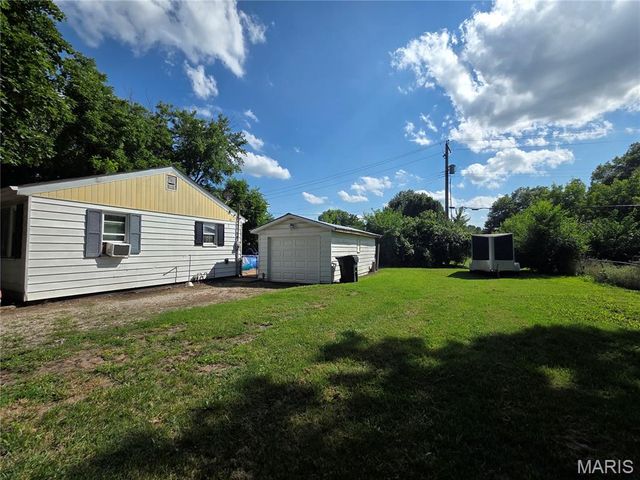 2002 Jerome Lane, Cahokia, IL 62206