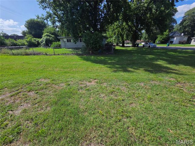 2002 Jerome Lane, Cahokia, IL 62206