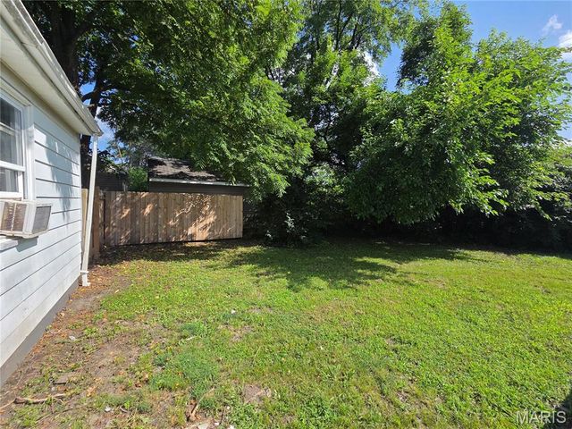 2002 Jerome Lane, Cahokia, IL 62206