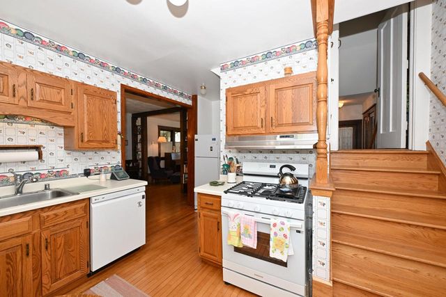 3530 W Linden PLACE, Milwaukee, WI 53208