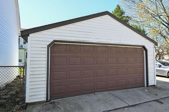 3530 W Linden PLACE, Milwaukee, WI 53208