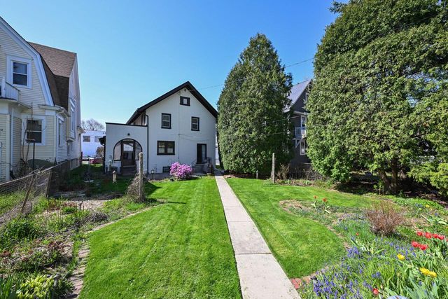 3530 W Linden PLACE, Milwaukee, WI 53208