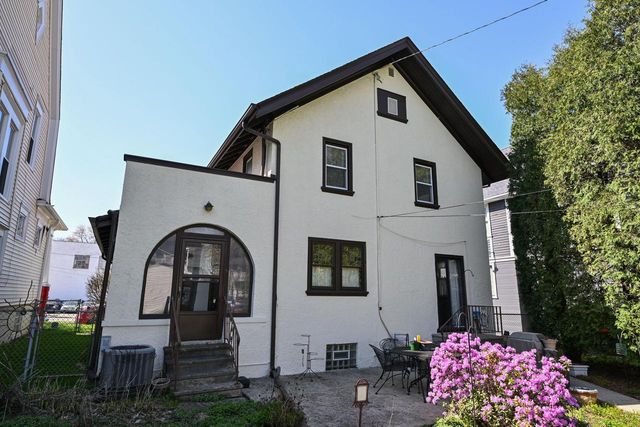 3530 W Linden PLACE, Milwaukee, WI 53208
