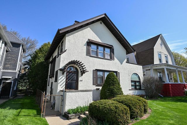 3530 W Linden PLACE, Milwaukee, WI 53208
