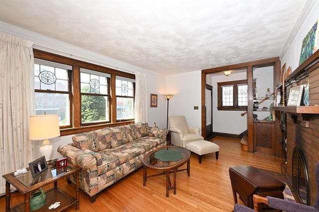 3530 W Linden PLACE, Milwaukee, WI 53208