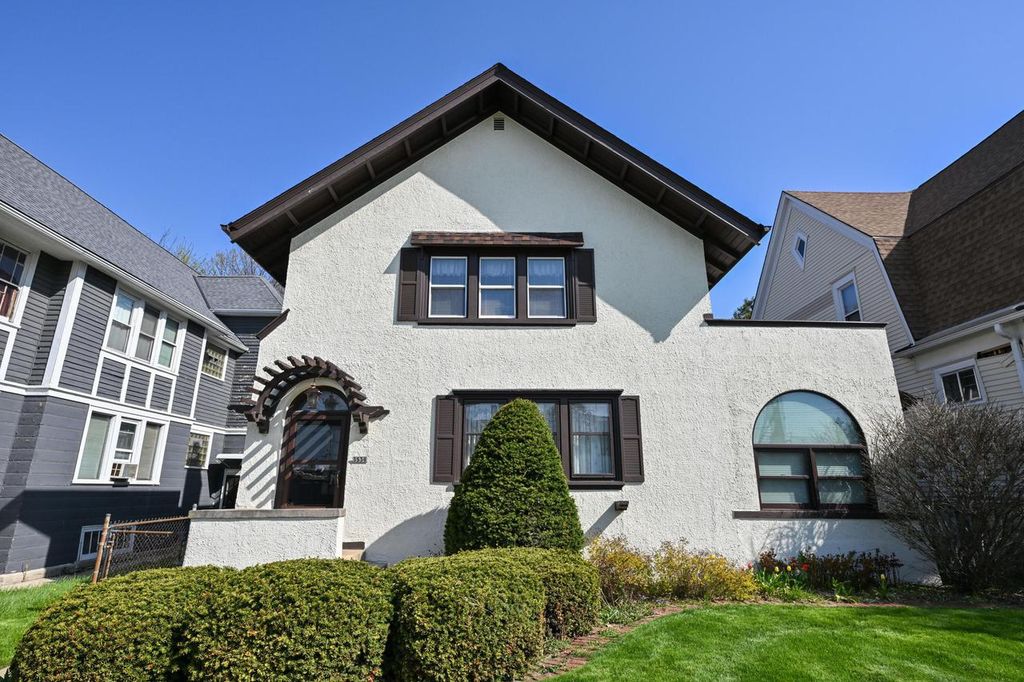 3530 W Linden PLACE, Milwaukee, WI 53208
