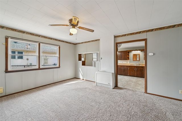 207 W Main Street, Urbana, IA 52345