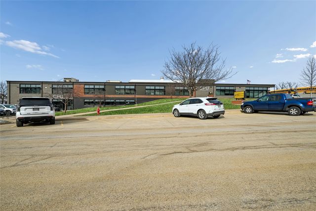 207 W Main Street, Urbana, IA 52345